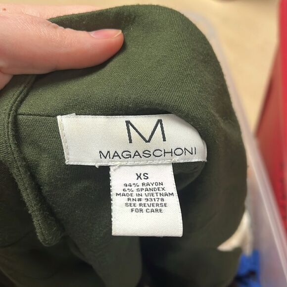 Magaschoni Women’s green one button cardigan sweater size XS - Picture 2 of 3